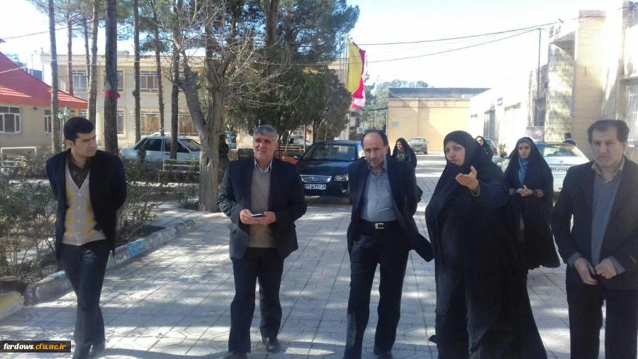 بازدید نماینده مردم فردوس از واحد دانشگاهی بنت الهدی صدر