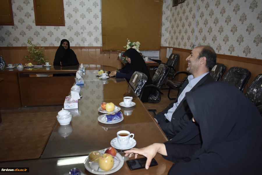 بازدید شهردار فردوس از دانشگاه فرهنگیان