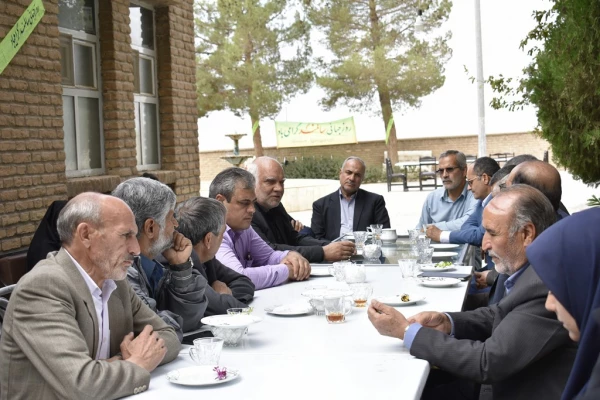 عیادت از سالمندان به مناسبت روز سالمند