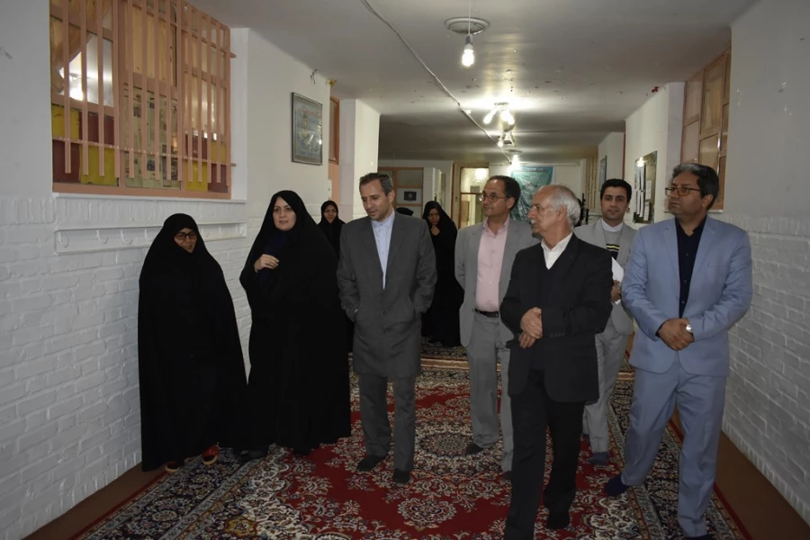 حضور دکتر طاهری نیا در واحد بنت الهدی صدر فردوس