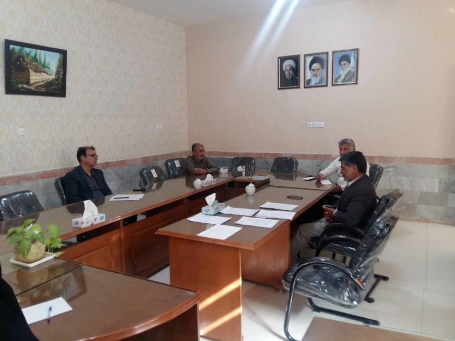 برگزاری جلسه آموزشی با اساتیددرمورد دستور العمل های بخشنامه شماره 3 آموزش - حضور دانشگاه و برگزاری امتحانات پایان ترم  3