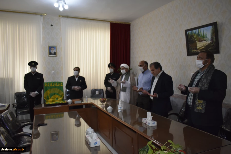 به مناسبت دهه کرامت حضور خادمان حرم حضرت امام رضا(ع) و آوردن پرچم بارگاه مقدس آن حضرت به واحد بنت الهدی صدر فردوس 6