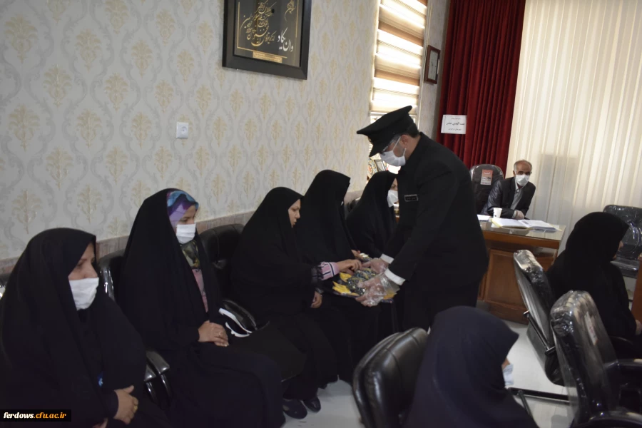 به مناسبت دهه کرامت حضور خادمان حرم حضرت امام رضا(ع) و آوردن پرچم بارگاه مقدس آن حضرت به واحد بنت الهدی صدر فردوس 9