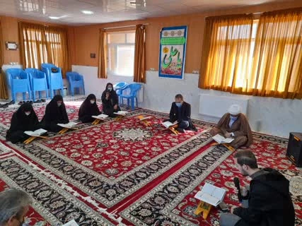برگزاری کرسی تلاوت قران کریم وتجلیل از همکاران آقا به مناسبت ولادت امام علی (ع)وروز پدر 4