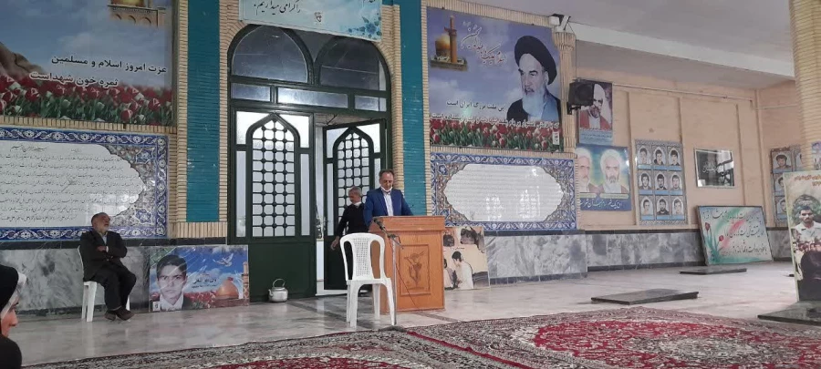 غبار روبی وعطر افشانی مزار شهدا به مناسبت سالروز فتح خرمشهر 3