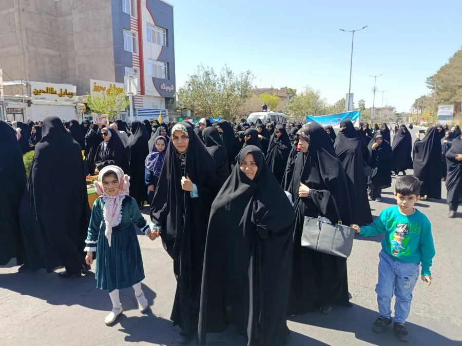 «لبیک به ندای قدس؛ حضور پرشور دانشگاه فرهنگیان واحد بنت الهدی صدر فردوس در راهپیمایی جهانی روز قدس
 5