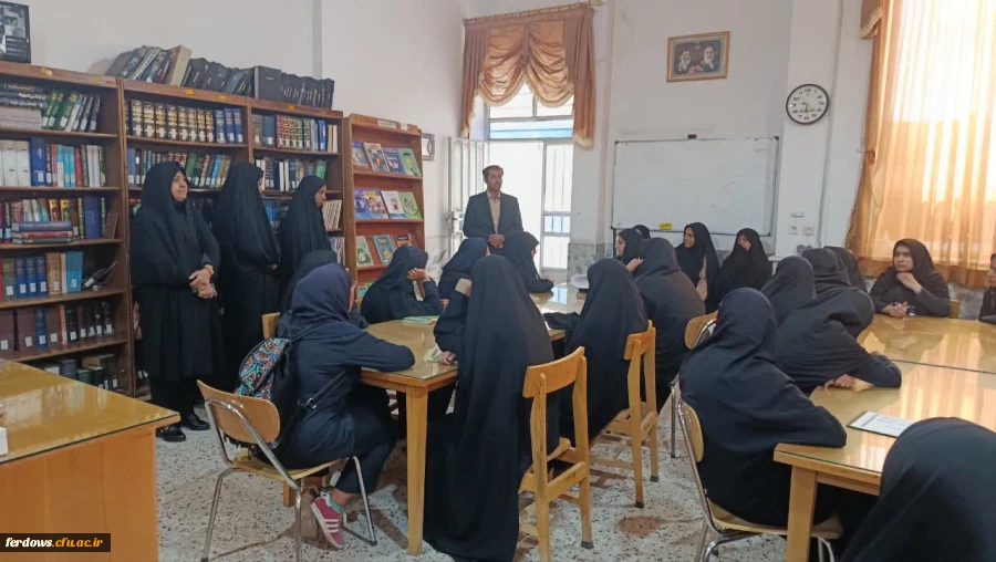 حضور دانش آموزان دبیرستان امام رضا(ع) در دانشگاه فرهنگیان 2