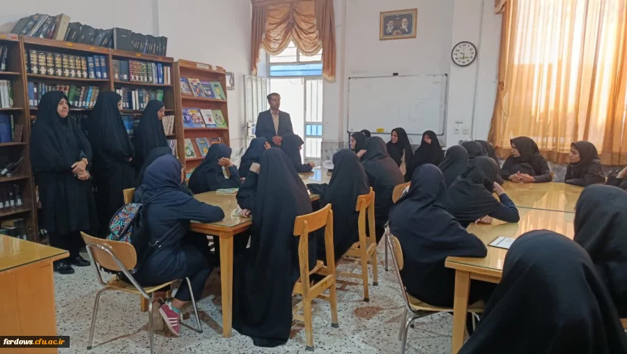 حضور دانش آموزان دبیرستان امام رضا(ع) در دانشگاه فرهنگیان 2